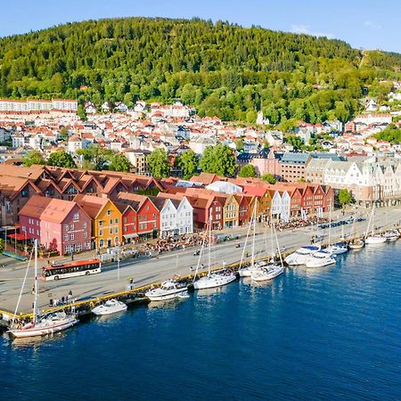 Live In Historic Building - View To Bryggen Appartement Bergen Buitenkant foto