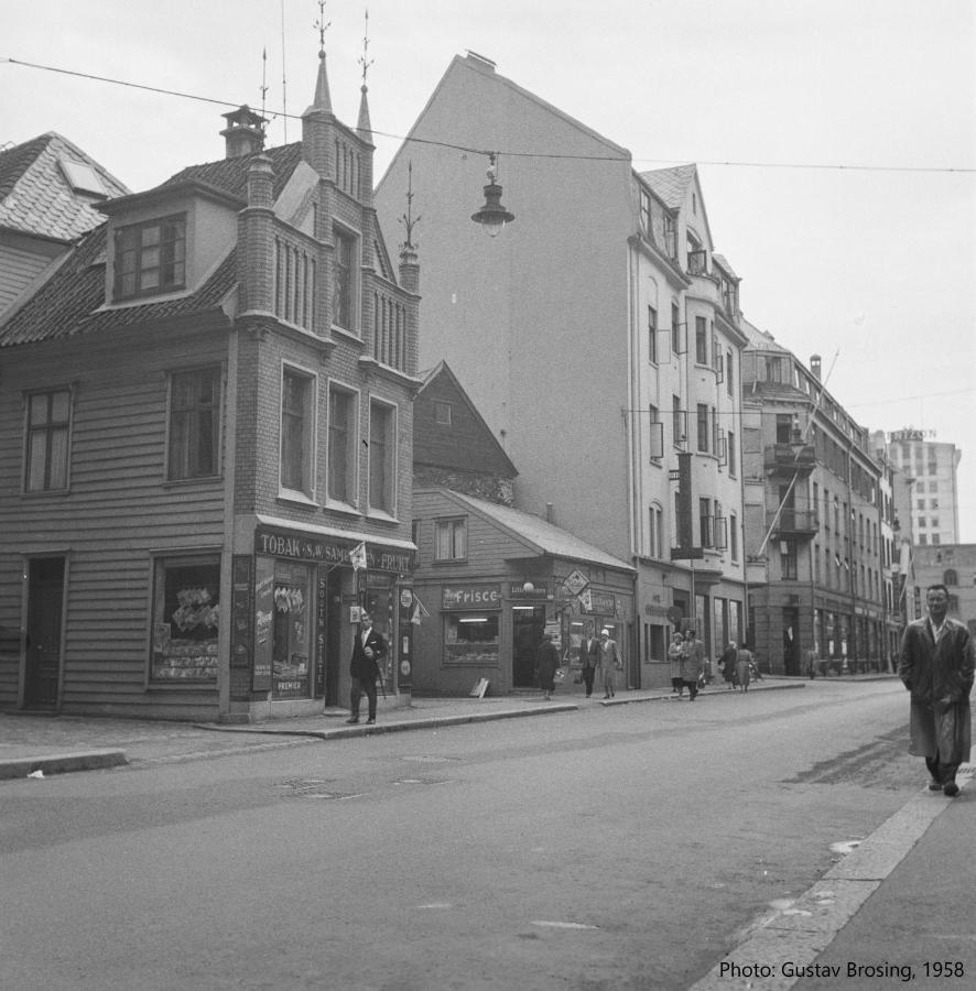 Live In Historic Building - View To Bryggen Appartement Bergen Buitenkant foto